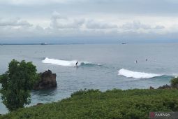 BBMKG terbitkan peringatan dini ombak tinggi dan angin kencang di Bali