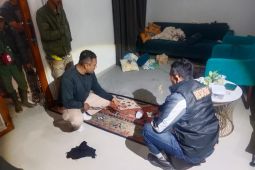 Pria ini tega siram air keras istrinya, diduga berawal dari konflik ini