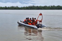 SAR Timika mencari seorang warga tenggelam di Muara Kali Yamas