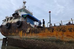 Pangkalan PLP Tanjung Uban temukan kapal kandas tanpa awak di perairan Teluk Sebong Bintan