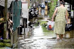 Banjir rob dan genangan air akibat hujan di Banjarmasin