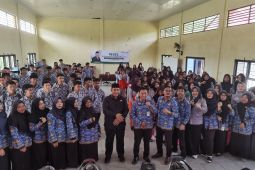 Kunjungi SMKN 1 Air Gegas, Warkamni ingin Gen Z perkuat disiplin dan adab