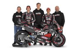 Jorge Martin dan Marco Bezzecchi bersemangat bela tim Aprilia Racing untuk 2025
