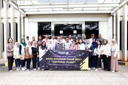 Tim QC Sari Roti se-Indonesia mengunjungi pabrik Bogasari Bekasi