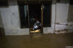 Banjir di Cirebon rendam rendam 15 desa, air setinggi 60 cm