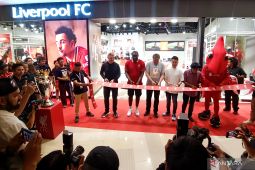 Emile Heskey dan Mighty Red sapa penggemar Liverpool FC di Surabaya