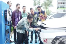 PLN installs EV-charging station at Sultan Suriansyah Hospital Banjarmasin