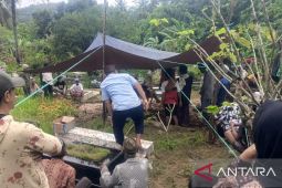 Satpam korban pembunuhan oleh majikannya di Bogor dimakamkan di kampungnya di Palabuhanratu