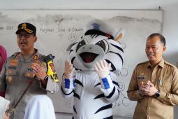 Sekda dan Kapolres Langkat saksikan pemberian makan gratis kepada siswa SDLB