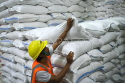 Stok beras di Jakarta aman hingga enam bulan ke depan