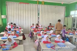 SD di Samarinda Kaltim  bersyukur memulai Makan Bergizi Gratis