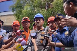 Seorang pria ditemukan tewas dengan mulut berbusa di kamar hotel