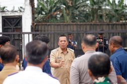 Bupati Karawang minta buka gerbang belakang PT CSI untuk memudahkan akses karyawan