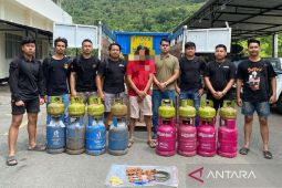 Polisi ungkap kasus pengoplosan elpiji di Sumbawa Barat