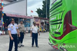 Terminal Kalideres gelar pemeriksaan keselamatan transportasi armada bus jelang Imlek