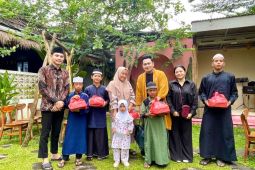 Makeup artist Achin Lamba rambah bisnis resto dan kafe di 'Piring Cantik'