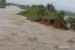 Tanggul sungai jebol akibatkan tiga desa di Demak dilanda banjir