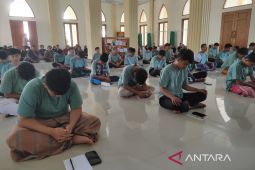 Polresta Cirebon membina 64 ABH melalui pesantren kilat