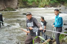 Enchanting Valley by TSI inisiasi Gerakan Kali Bersih bareng masyarakat sekitar