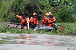 Bersih bersih sungai di Sidoarjo