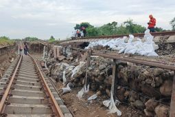 Jalur kereta api di wilayah Grobogan masih terputus akibat banjir