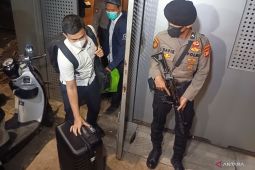 KPK bawa tiga koper dari rumah Djan Faridz terkait buronan Harun Masiku