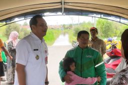 Wali Kota Banjarbaru meninjau beberapa wilayah terdampak banjir
