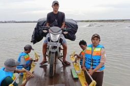 Banjir rob di pesisir utara Karawang rendam puluhan rumah di Desa Sedari