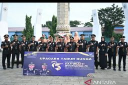 Imigrasi Palembang gelar upacara tabur bunga peringati HBI ke-75