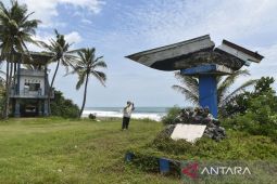 Tugu tsunami Pangandaran