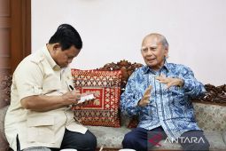 Prabowo tekankan niat tak memperkaya diri saat temui Emil Salim