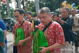 Polres Cirebon Kota kembalikan 2 patung dewa berusia 200 tahun usai dicuri