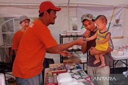 Baznas RI bagikan makanan siap saji dan air untuk korban kebakaran Kemayoran