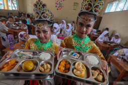 MBG dan "mindful eating" sejak dini