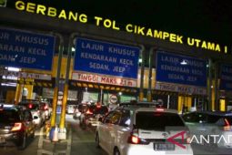 Kepadatan lalin terurai, contraflow Tol Jakarta-Cikampek dihentikan