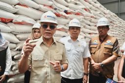 Menko Zulkifli minta Bulog lakukan manajemen gudang secara baik