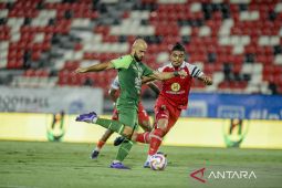 Matias Mier kemas trigol saat Barito Putera gunduli Persebaya 3-0