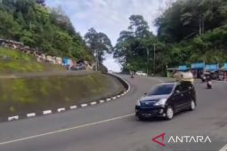 Jalur wisata Puncak dikawal petugas polantas