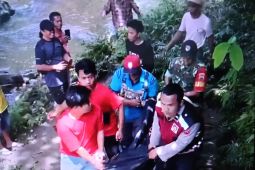 Tim gabungan SAR temukan warga hanyut-meninggal dunia di Pasaman