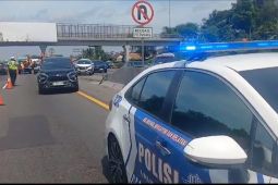 Tol Japek sempat terapkan lawan arah karena kepadatan lalin Minggu