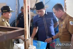 Pemkab Sampang bangun alat pemurnian garam di Pangarengan