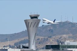 Tabrakan pesawat dan helikopter di dekat Washington AS