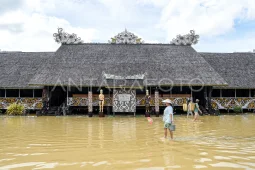 Banjir di Desa Budaya Adat Pampang Samarinda