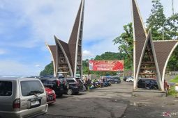 Objek wisata pantai selatan Sukabumi dipadati wisatawan