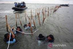 Benarkah foto peresmian pagar laut dihadiri Kapolri hingga Aguan? cek fakta