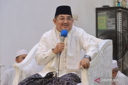Bupati Tanjab Barat sebut Alquran dan shalat sebagai pedoman hidup