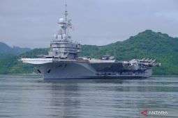 French aircraft carrier Charles de Gaulle docks in Lombok
