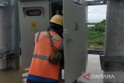 PLN Bekasi gerak cepat amankan aliran listrik di wilayah terdampak banjir