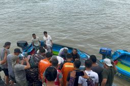 Empat orang ditemukan tewas akibat speed boat terbalik dihantam gelombang di Nunukan