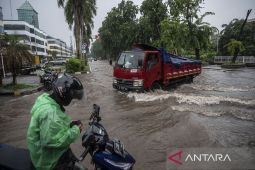 Transjakarta rekayasa rute terkait banjir yang melanda sebagian Jakarta